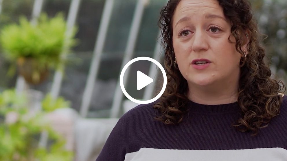 Trade staff benefits poster play icon